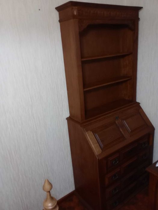 Quarto Completo: Cama Solteiro, Mesa Cabeceira, Cadeira e Escrivaninha