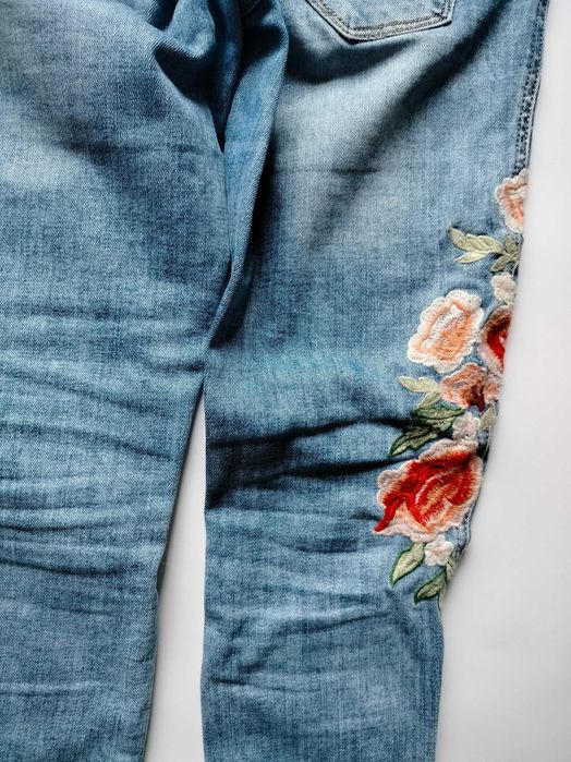 Jeansy spodnie haftowane XS 34 Toxik rozdarcia przetarcia