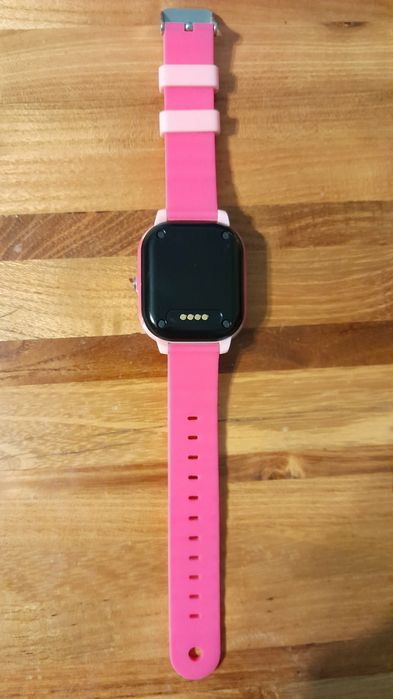 Сенсорные,водонепроницаемые  смарт часы Fa23 в новом состоянии.