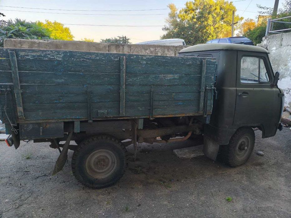 Продам УАЗ 452Д/3303 (Бортовий), повністю на ходу, новий АКБ, кардан, гума. Ціну знижено!