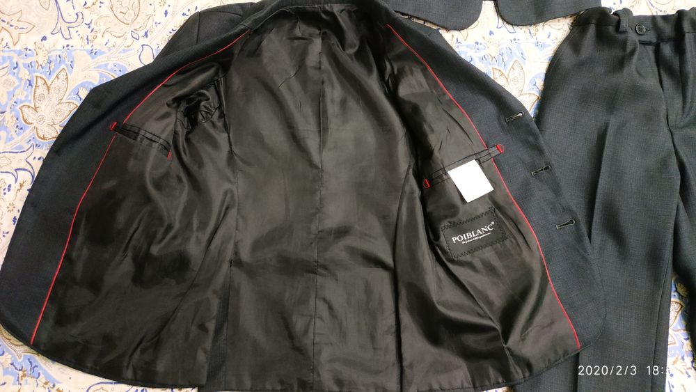 Новый костюм тройка и рубашка