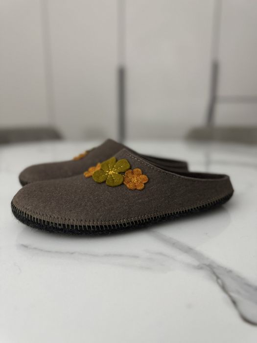 Домашні тапки з натурального войлока, власного виробництва.