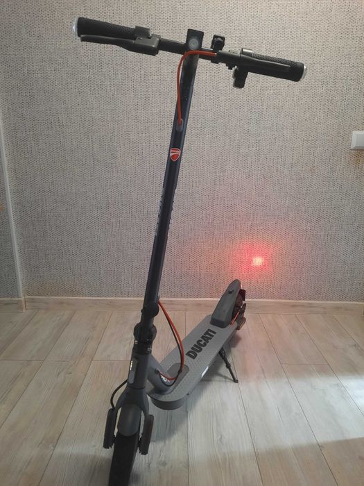 Електросамокат Ducati Pro 1 Evo