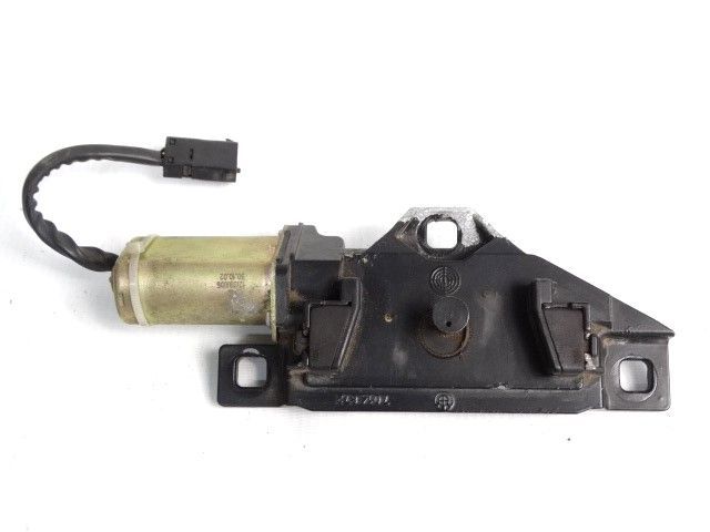 BMW 7 E65 E66 Zamek Klapy Bagażnika Napęd Siłownika Pokrywy Dociąg  67107014872 7014872 67100150771  BMW 730d 730i 735i 740i 745i 750i 760i