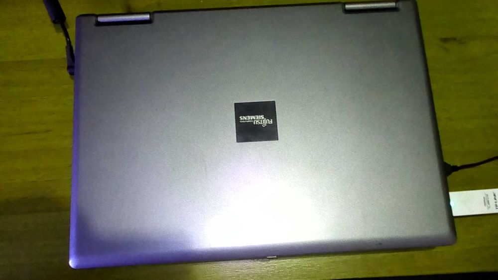 Продам чи обмін на мобільний телефон ноутбук Fujitsu-Siemens ESPRIMO !
