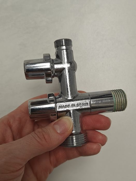 Zawór kątowy Combi Arco 1/2x3/8x3/4