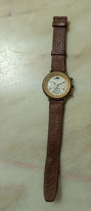 Relógios usados - Vários.