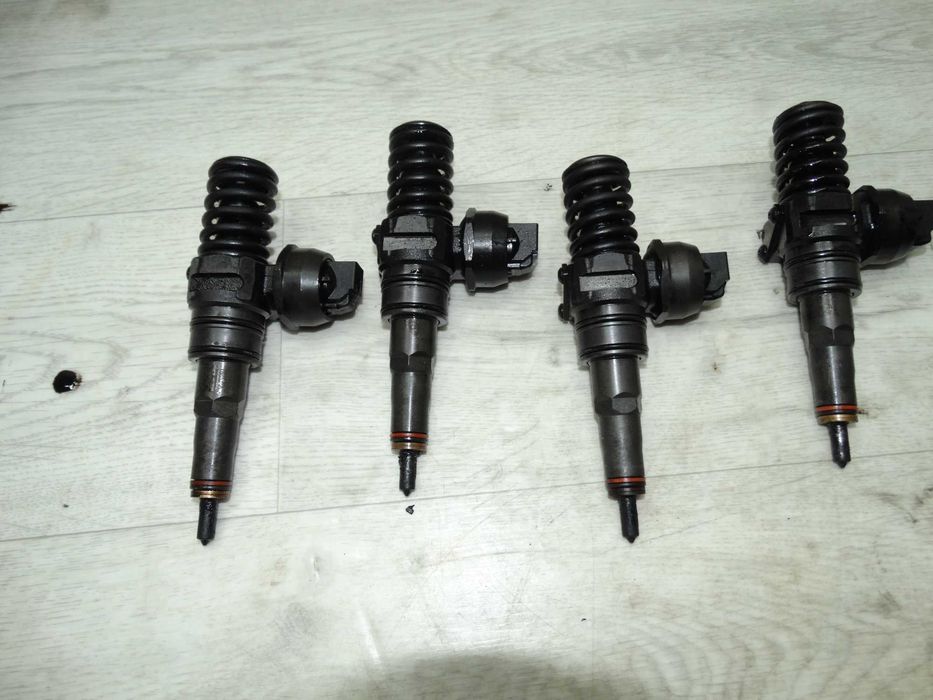 Насос-форсунки A3 Leon Octavia Superb Caddy Golf Passat T5 1.9TDI-PD