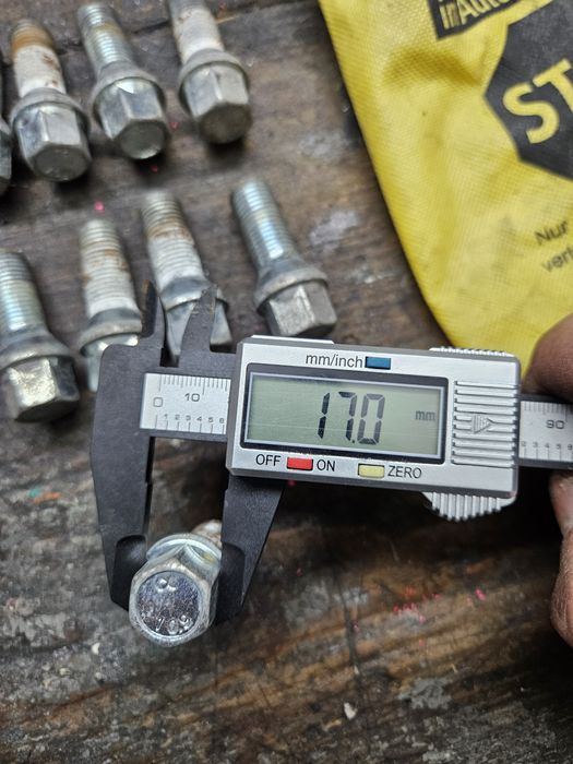 Szpilki sruby kol alufelg M14