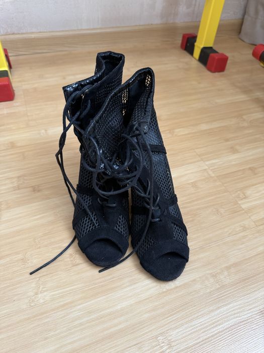 Туфлі High Heels