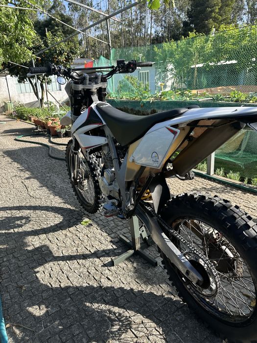 AJP 125cc Enduro