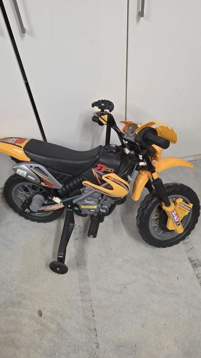 Mota elétrica criança