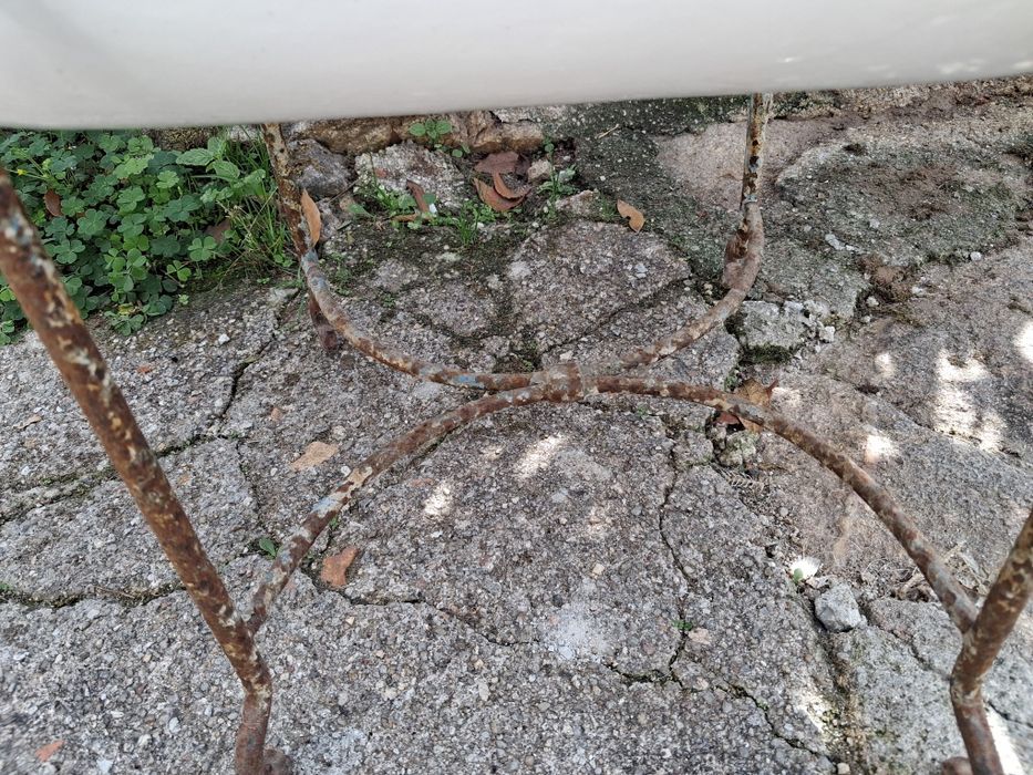 Bidé antigo de ferro