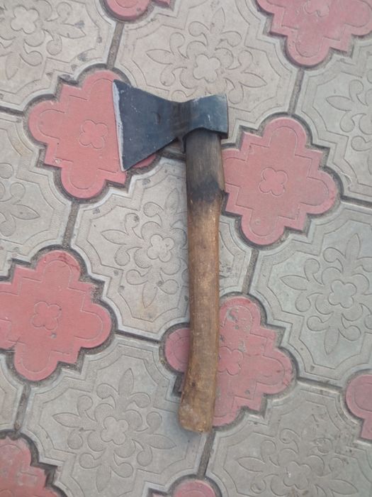 Сокира для рубки дров