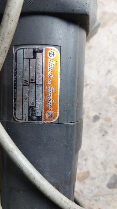 Rebarbadora BLACK & DECKER