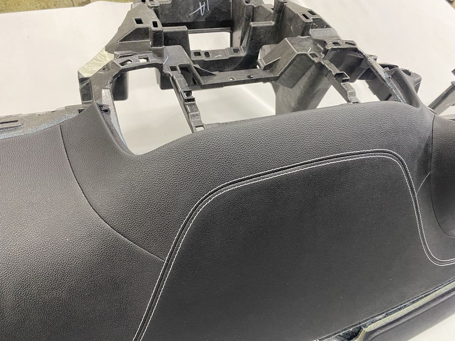 Deska Jeep Grand Cherokee wk2 skóra