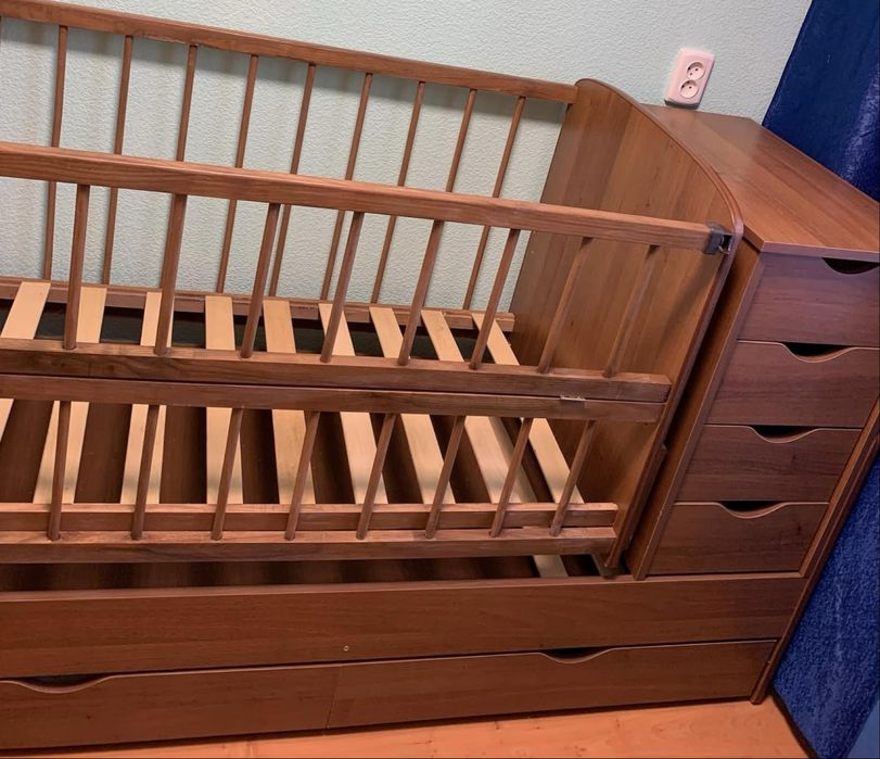 Продам дитяче ліжечко-трансформер