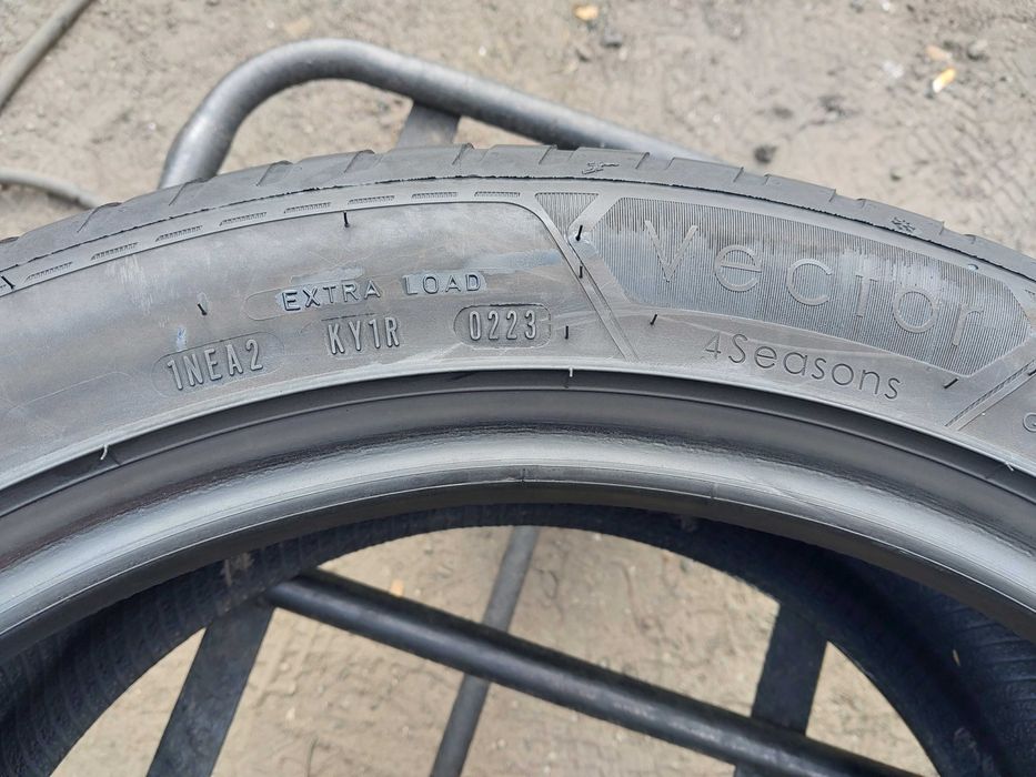 Opony caloroczne 245.45.19 Goodyear 2023 rok
