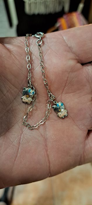 Pulseiras em prata Hello Kitty.