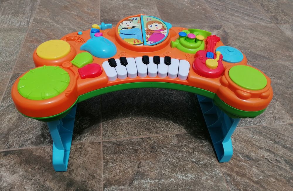 Piano didático para criança