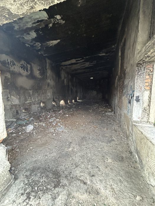 Продам участок 30 соток со зданием 350 м/кв  на Совхозе