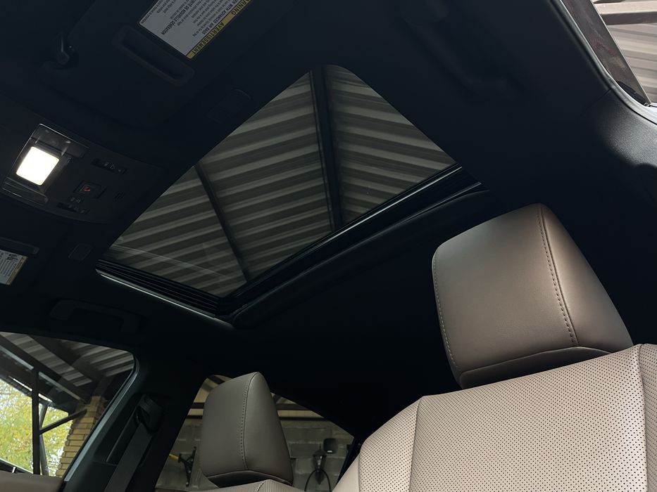 Lexus ES 250 полный привод 2022
