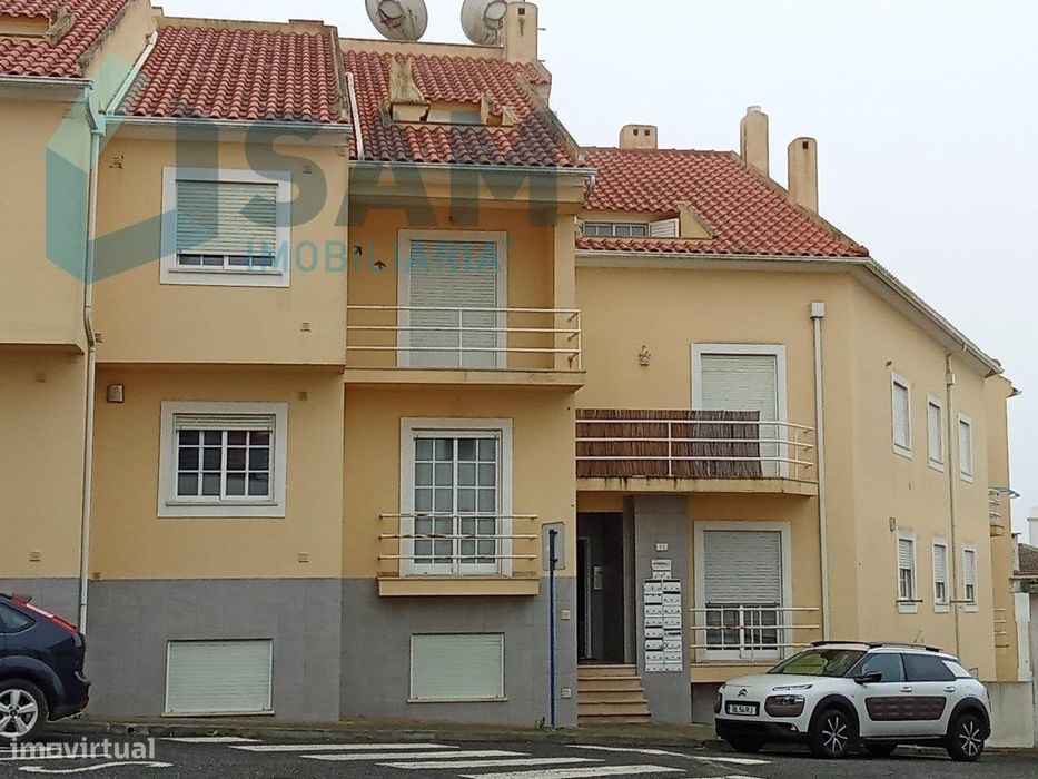 Apartamento T2 Duplex em São Bernardino — Atouguia da Baleia, Leiria