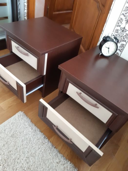 Приліжкові тумбочки