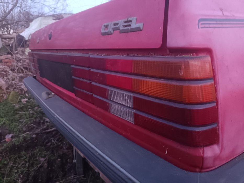 Opel Ascona C blenda tył