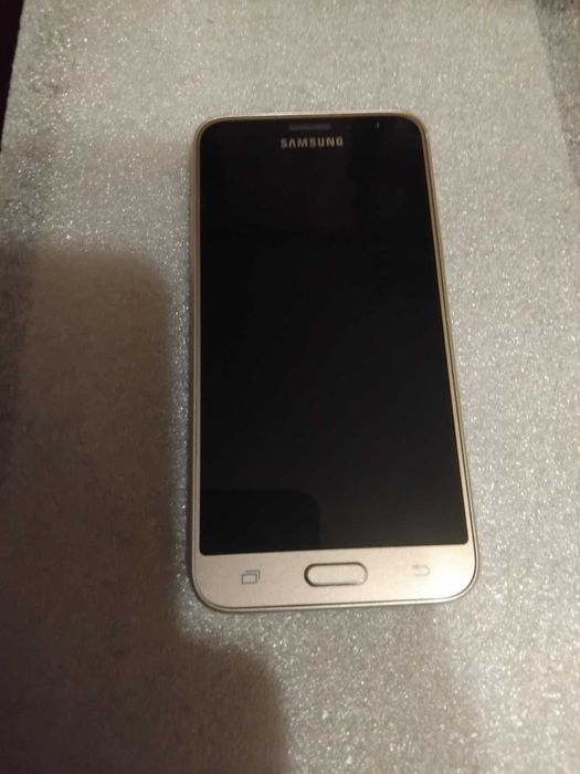 Смартфон Samsung Galaxy J320H(2016)