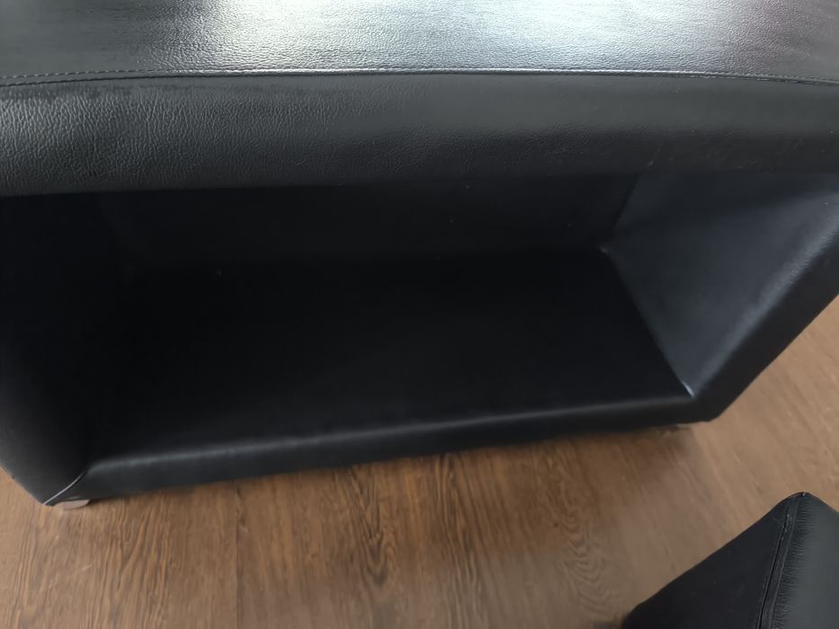 Sofá com chaise long em pele