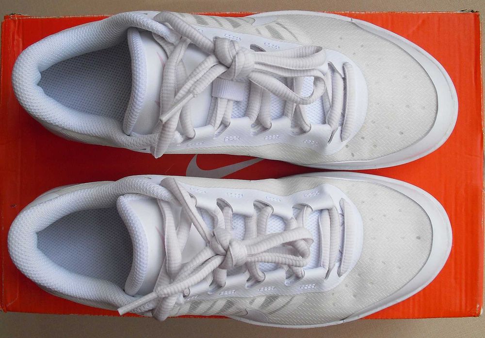 Женские теннисные кроссовки Nike Air Max Vapor Wing