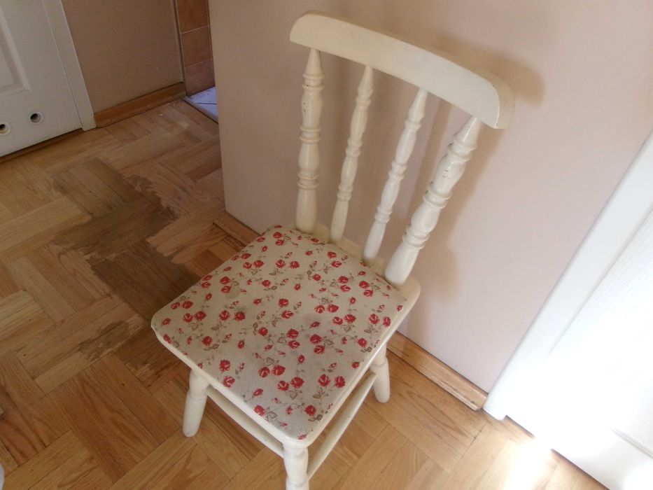 Krzesło drewniane kuchenne białe