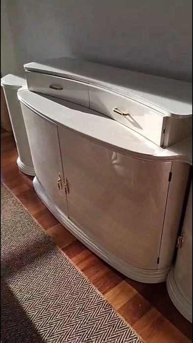 Móvel de Luxo em Pintura Lacada – Design Elegante e Sofisticado