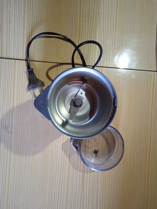 Vendo moinho de café