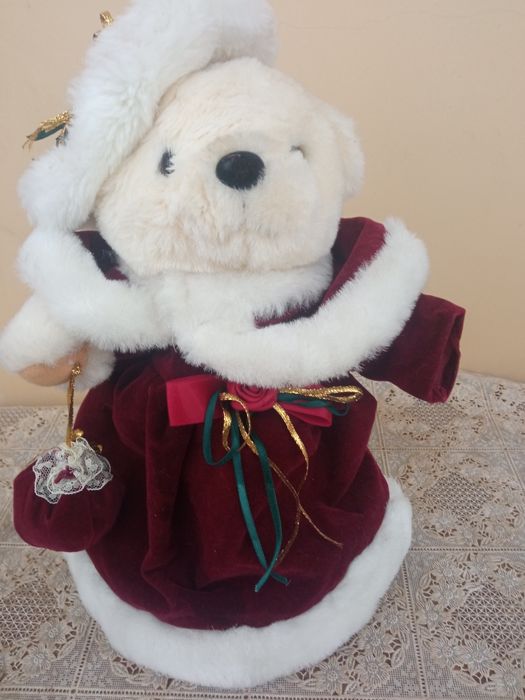 Продам винтажную игрушку на подставке Мишка -королева (Англия)