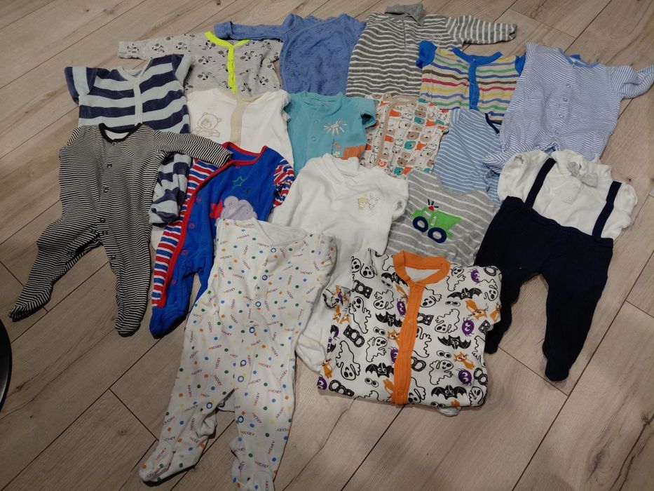 Sprzedam pakę ubran dla chłopca rozmiar 56/62