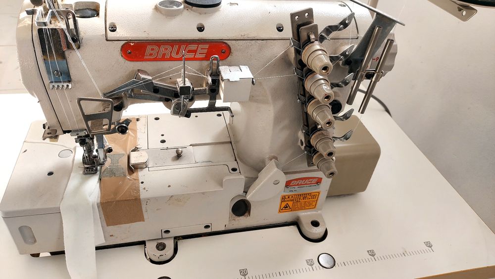 Maquina de fazer bainhas