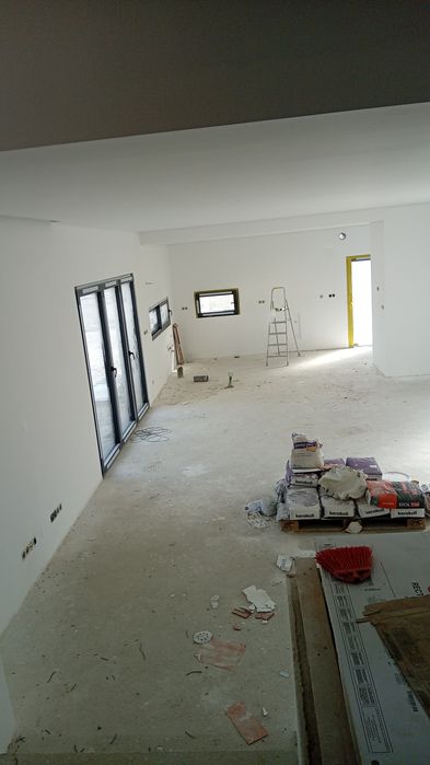 Faço pinturas e pequenas reparações!