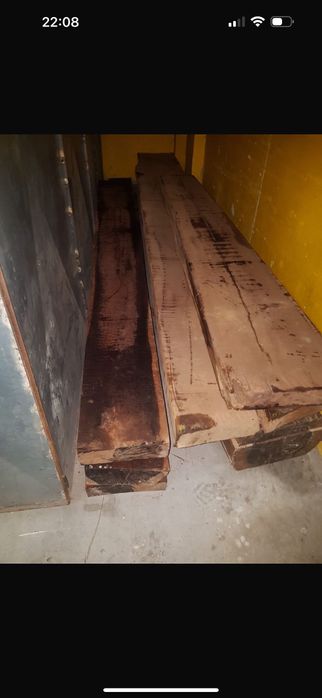 Madeira e folha de pau santo