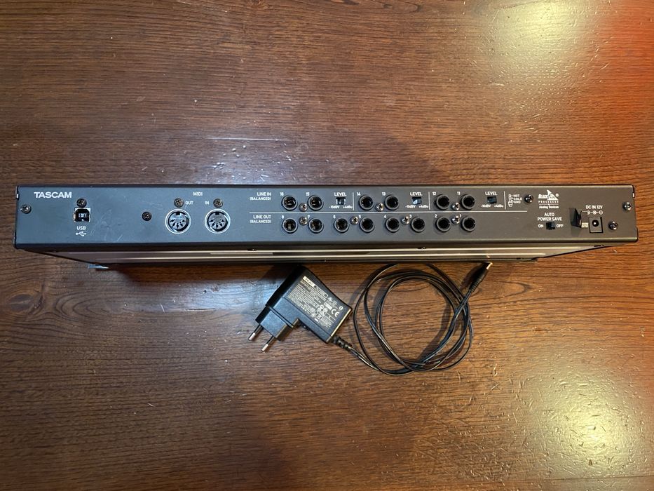 Tascam 16x08 (interface de estudio)
