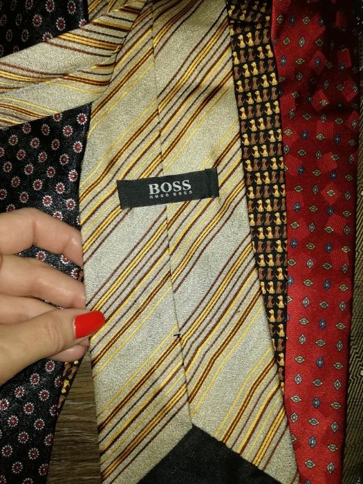 Галстуки Versace, Pierre Cardin, BOSS, Salvatore Ferragamo, Vuldi