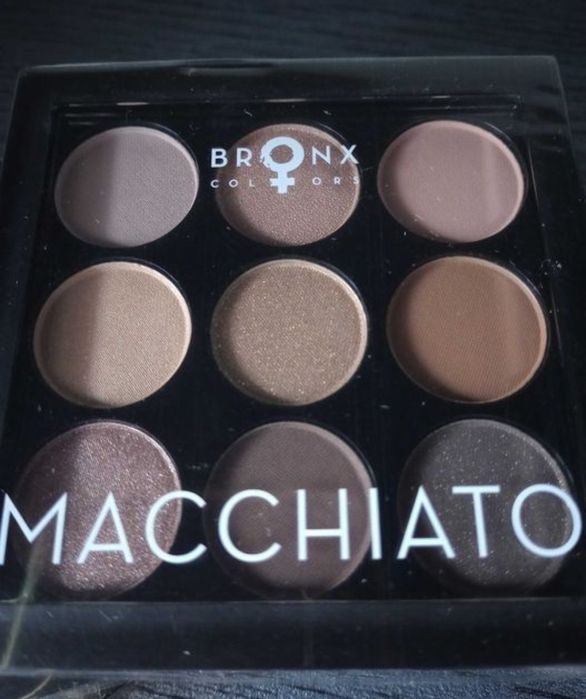 Paleta cieni do powiek Bronx Macchiato, trwałe cienie