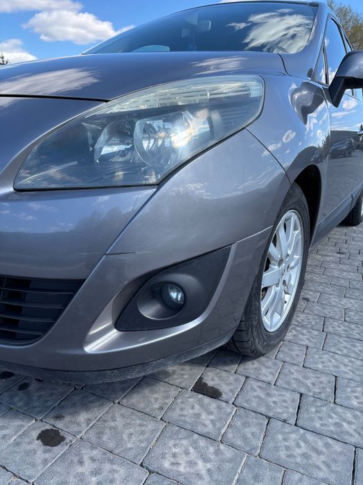 Авто Рено Гранд Сценік