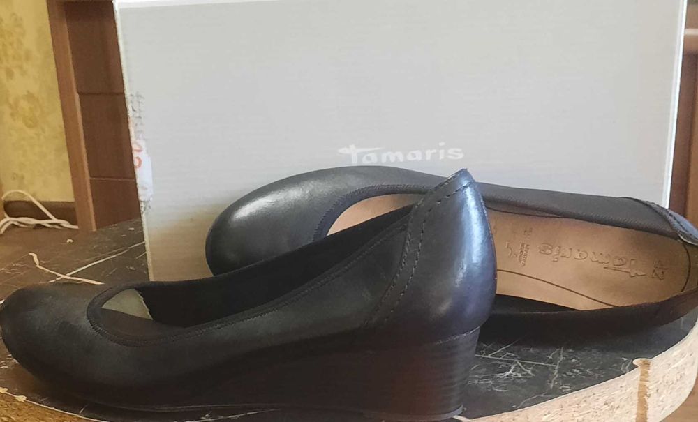 Жіночі черевики Tamaris 42 розмір
