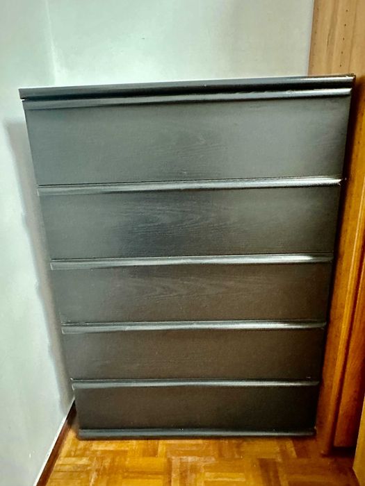 Móvel Preto com 5 Gavetas / Black 5-Drawer Storage Unit – €45