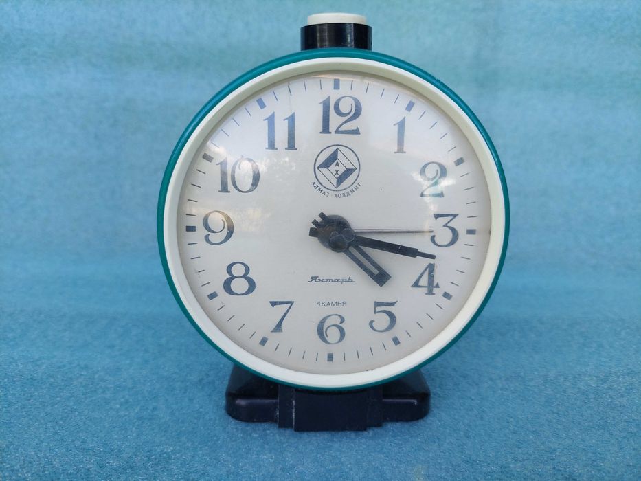 Часы будильник Янтарь Алмаз-холдинг