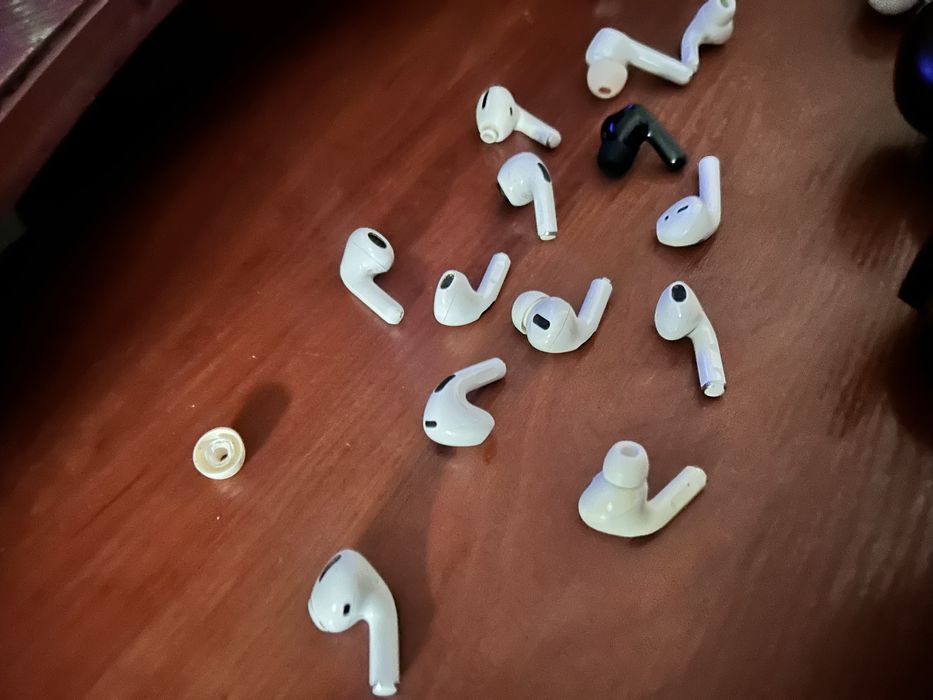 airpods оригинал или нет не знаю другие аирподсы отдам дешево