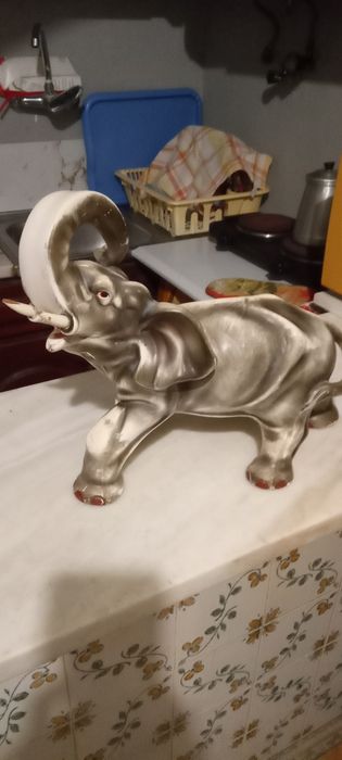 Elefante de loiça