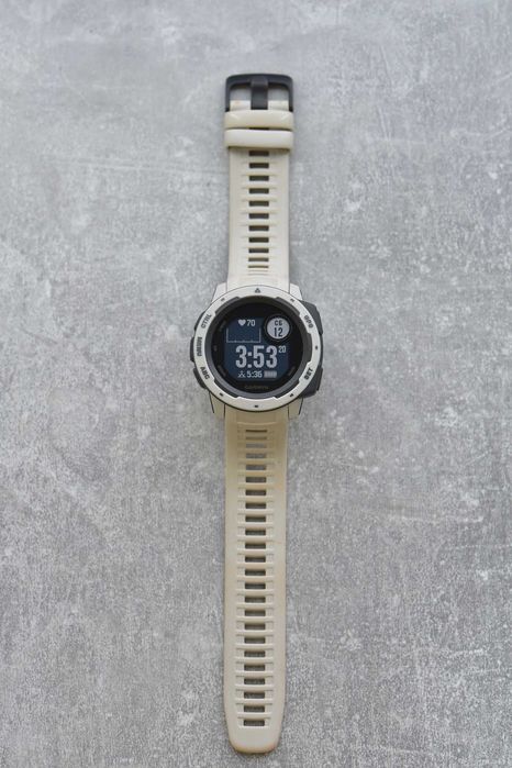 Garmin instinct 810g gps компас